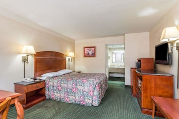 Accessible, 1 Queen Bed, Non-Smoking