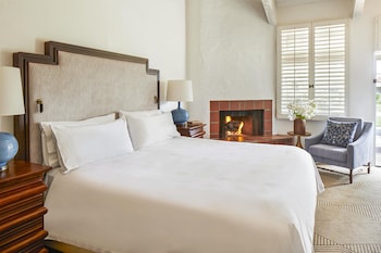 Room, 1 King Bed, Mountain View