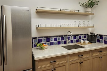 Suite, 1 King Bed with Sofa bed, Kitchenette