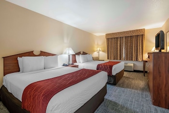 Standard Room, 2 Queen Beds, Non Smoking, Refrigerator & Microwave (Pet Friendly)