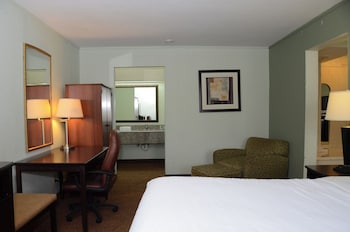 Suite, 1 King Bed, Accessible, Non Smoking