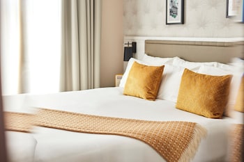 Superior Room, 1 King Bed with Sofa bed
