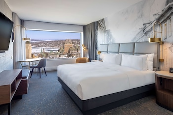 Room, 1 King Bed, River View (Old Quebec)