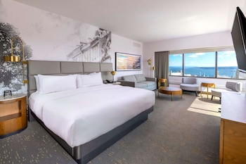 Studio Suite, River View