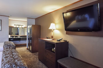 Standard Room, 2 Queen Beds, Non Smoking, Lakeside (with Sofabed)