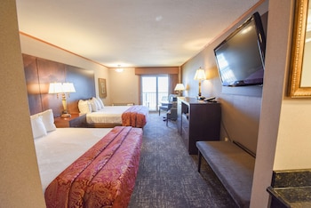 Suite, 2 Queen Beds, Non Smoking, Lakeside (with Sofabed)