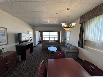 Executive Suite, 1 King Bed with Sofa bed, Ocean View