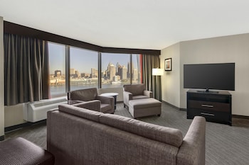 Suite, Multiple Beds, Non Smoking, Refrigerator & Microwave (Living Room;with Sofabed)
