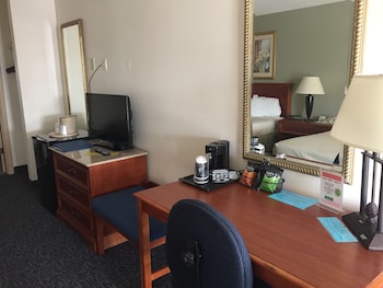 Standard Room, 2 Double Beds, Non Smoking