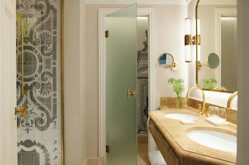 Deluxe Room with 2 Twin Beds