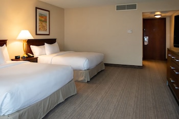 Room, 2 Queen Beds, Accessible, Bathtub (Mobility)