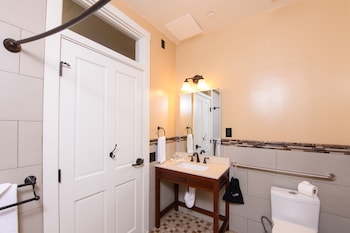 Room, 1 Queen Bed, Accessible, City View