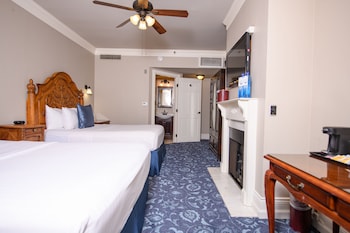 Room, 2 Queen Beds, Fireplace, City View