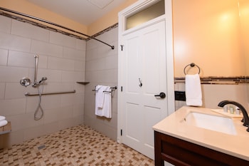 Room, 1 Queen Bed, Accessible, City View