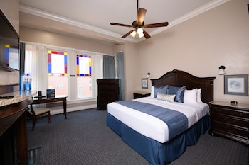 Room, 1 King Bed, Fireplace, City View
