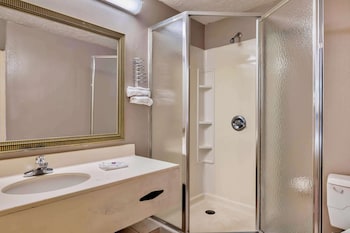 Deluxe Room, 1 King Bed, Non Smoking, Hot Tub
