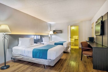 Deluxe Room, 2 Queen Beds, Accessible, Non Smoking