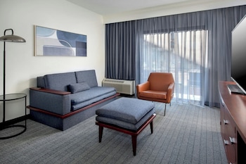 Room, 1 Bedroom (Mobility Accessible, Tub)