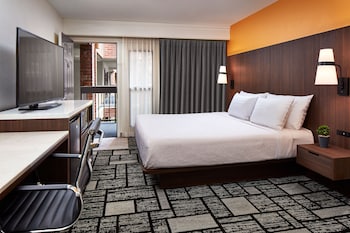 Standard Room, 1 King Bed, Non Smoking, Refrigerator & Microwave