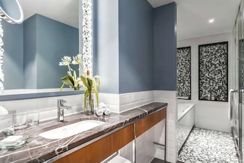 Junior Suite, 1 King Bed