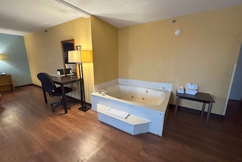 Deluxe Studio Suite, 1 King Bed, Non Smoking