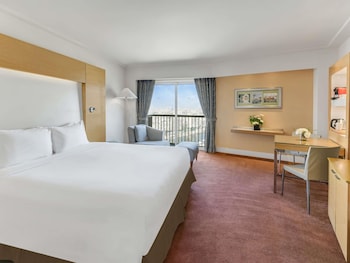 Premium Room, 1 King Bed, River View (High Floor, Partial Nile View)