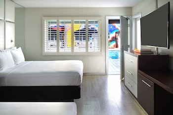 Room, 2 Double Beds (Swim Up)
