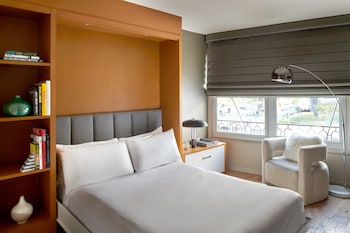 Room (The Green Room)