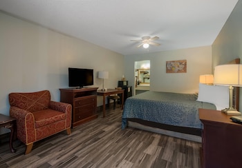Standard Room, 1 King Bed, Non Smoking
