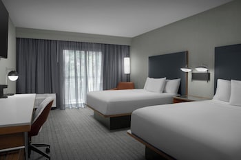 Room, 2 Queen Beds, Balcony