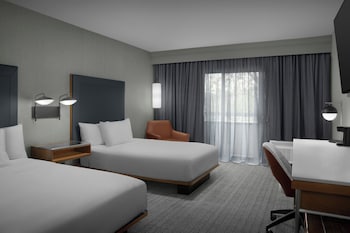 Room, 2 Queen Beds, Balcony
