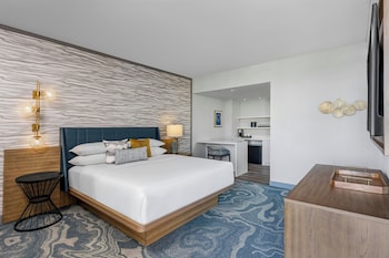 Studio Suite, 1 King Bed with Sofa bed, Balcony