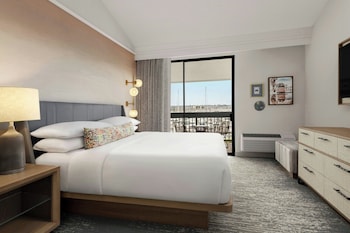 Premium Room, 1 King Bed, (Lanai Tower Newly Renovated)