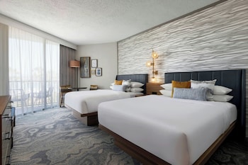 Deluxe Room, 2 Queen Beds, Marina View (Marina Tower Newly Renovated)