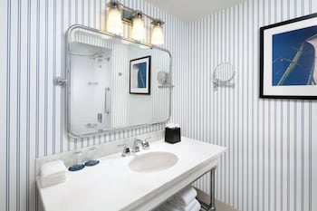 Standard Room, 1 King Bed, Balcony, Tower (Mobility/Hearing Accessible, Tub)