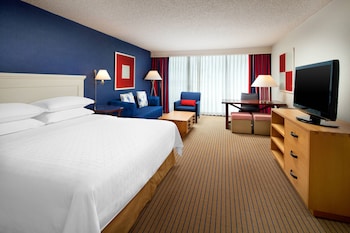 Standard Room, 1 King Bed, Balcony, Tower (Mobility/Hearing Accessible, Tub)