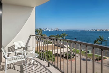 Standard Room, 1 King Bed, Balcony, Tower (Mobility/Hearing Accessible, Tub)