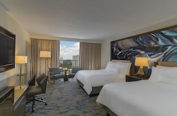 Traditional Room, 2 Queen Beds (Mobility/Hearing Access, Roll-In Shwr)