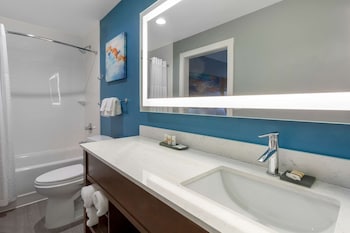 Suite, 1 King Bed, Non Smoking