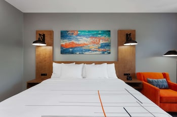 Suite, 1 King Bed, Non Smoking
