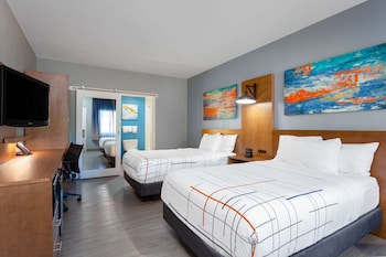Room, 2 Double Beds, Non Smoking, Pool View