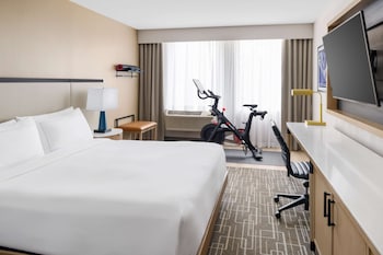 Room, 1 King Bed (With Peloton)