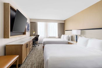 Room, 2 Queen Beds, Accessible, Bathtub