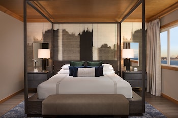 Penthouse Suite