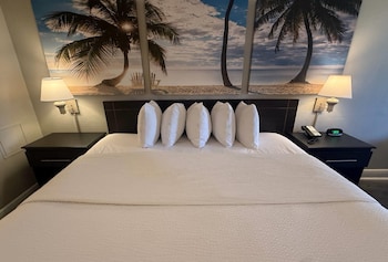 Standard Room, 1 King Bed, Smoking
