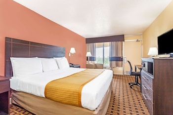 Standard Room, 1 King Bed, Smoking