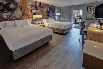 Studio, Multiple Beds, Hearing Accessible (Accessible Bathtub)