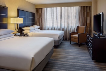 2 Double Beds Premium Suite