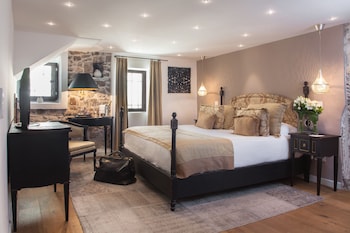 Elegance Room