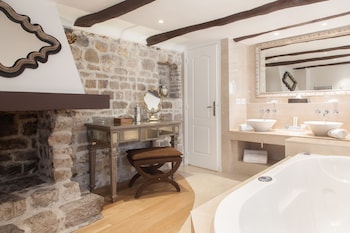 Elegance Room
